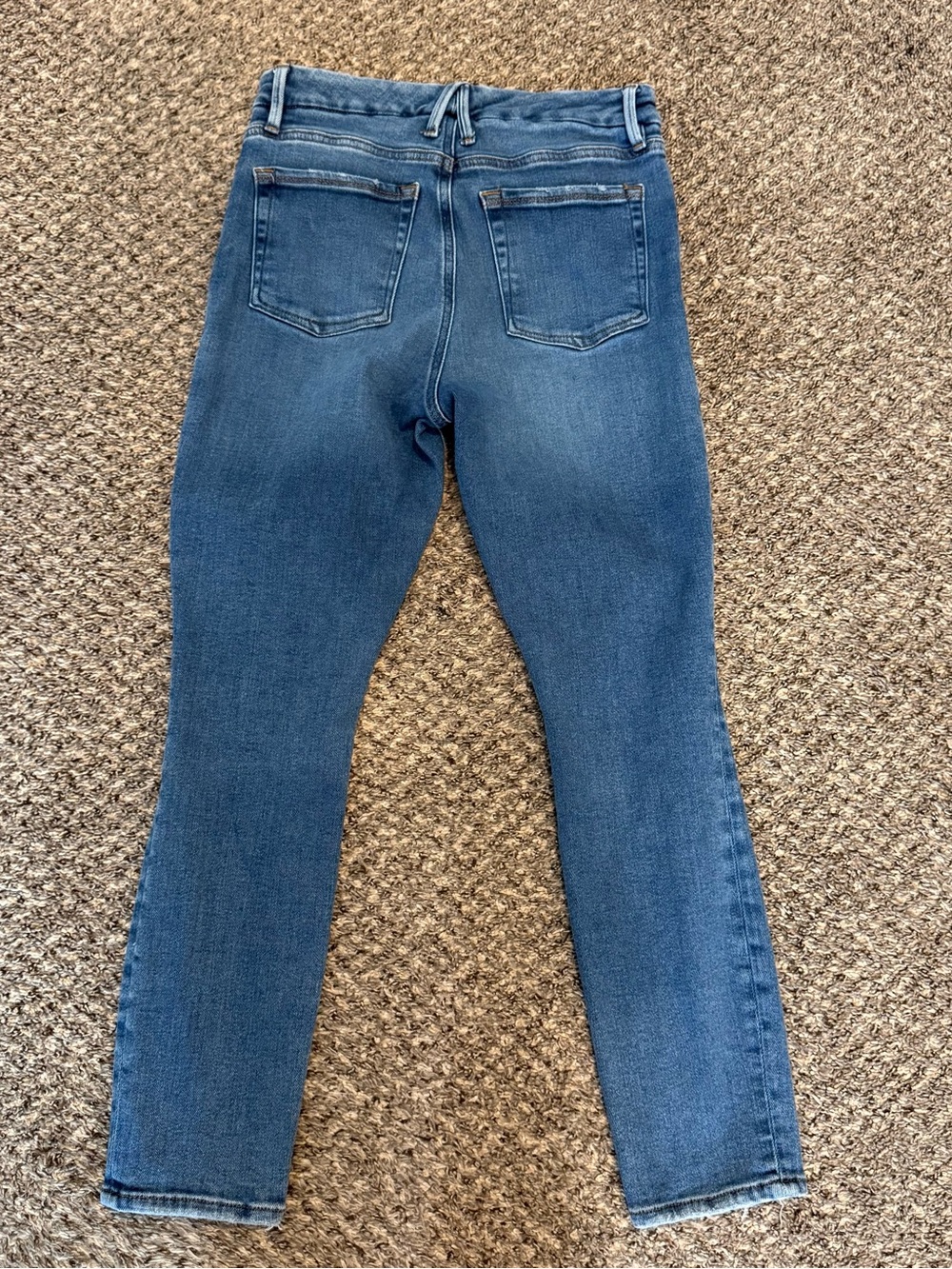 Good American 8/29 Classic Mid-Blue Distressed Women’s Jeans - Picture 2 of 7